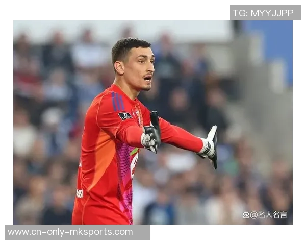 成为英超首位5黄停赛门将？曼晚：多纳鲁马未来六场要防止再染黄